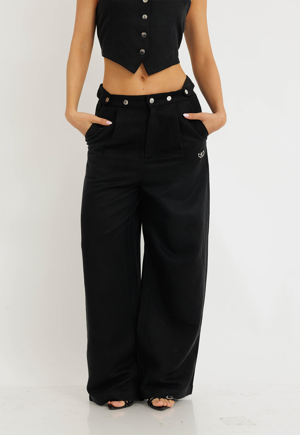 מכנסיים ארוכים לנשים מבד פשתן בצבע שחור