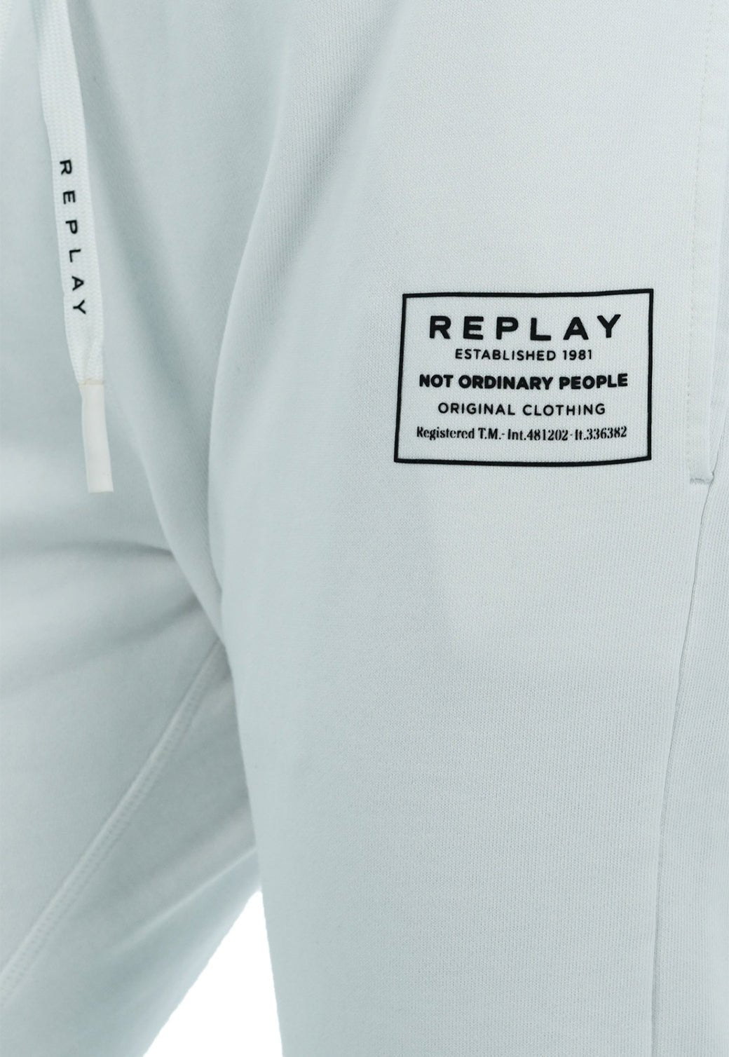 סווטשירט קפוצ'ון עם לוגו קטן קדימה ולוגו ריפלקטד בגב נשים - Replay