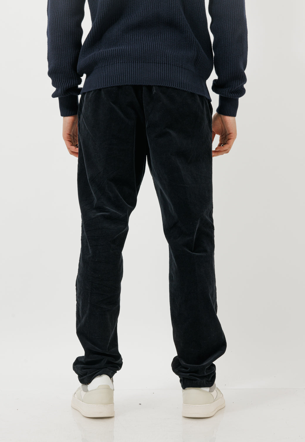 מכנסי קורדרוי לגברים בצבע שחור