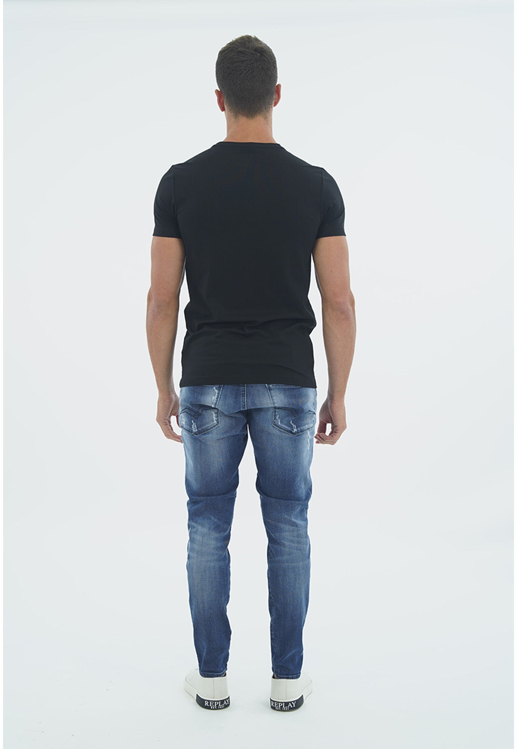 טי-שירט לגברים בצבע שחור עם לוגו מודפס