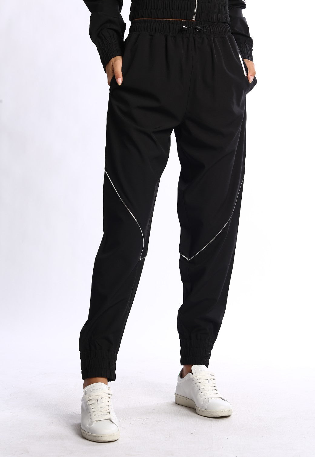 מכנסי ניילון ארוך לוגו קטן בצד שמאל | נשים BLACK / S