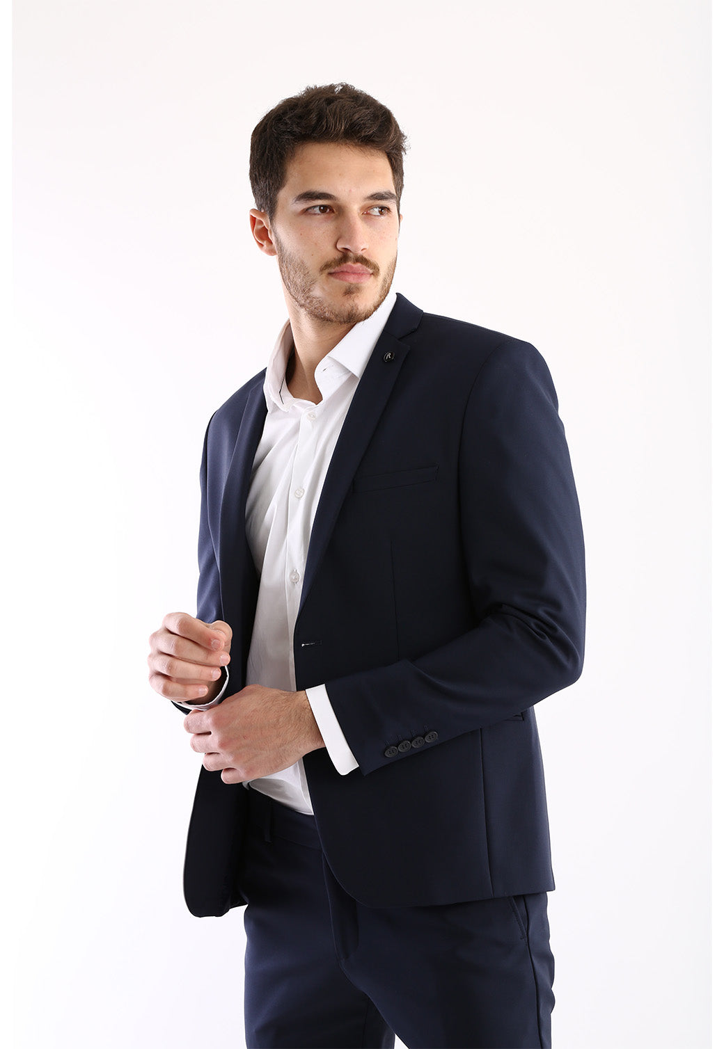 בלייזר מחויט לגברים בצבע כחול כהה