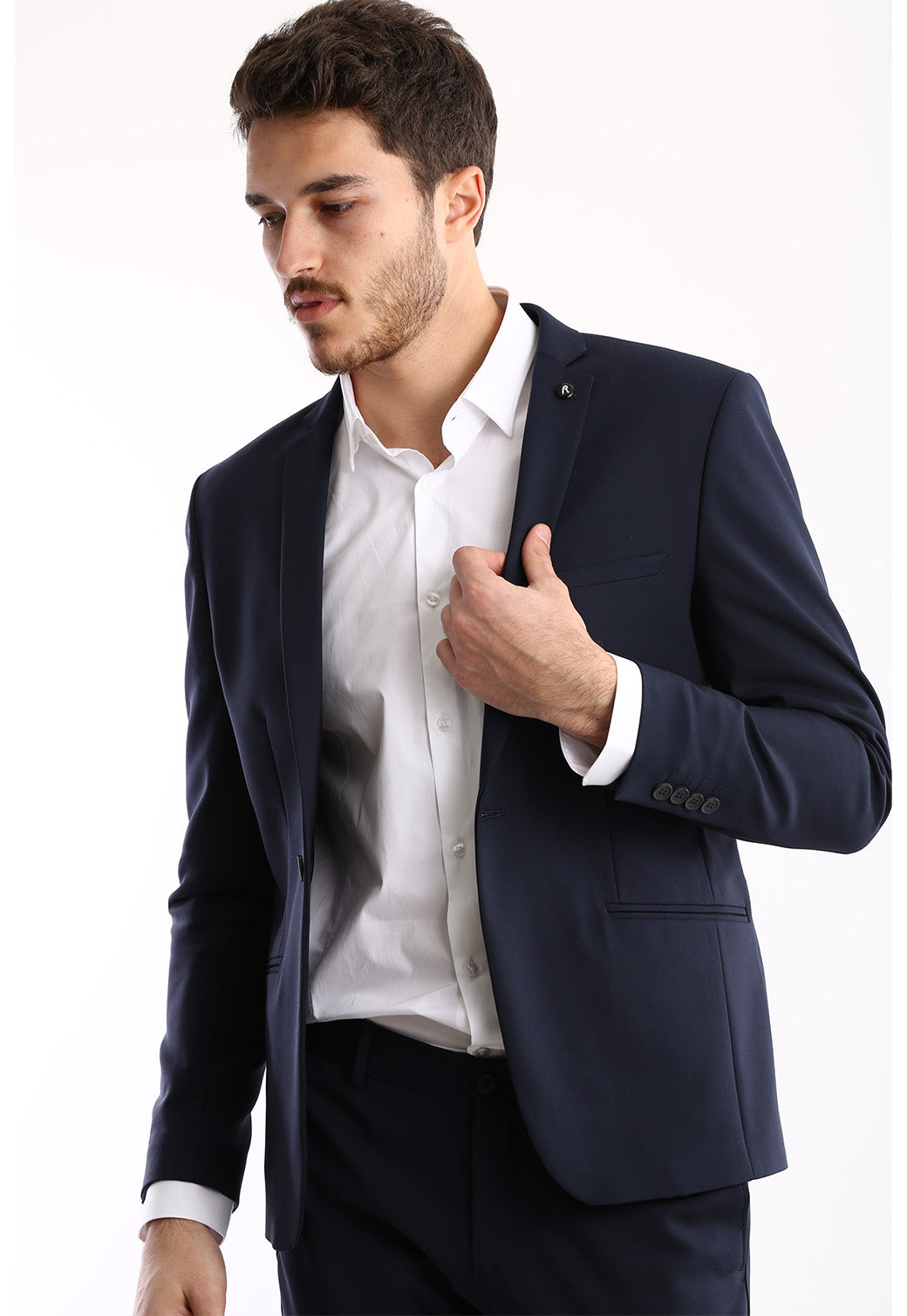 בלייזר מחויט לגברים בצבע כחול כהה