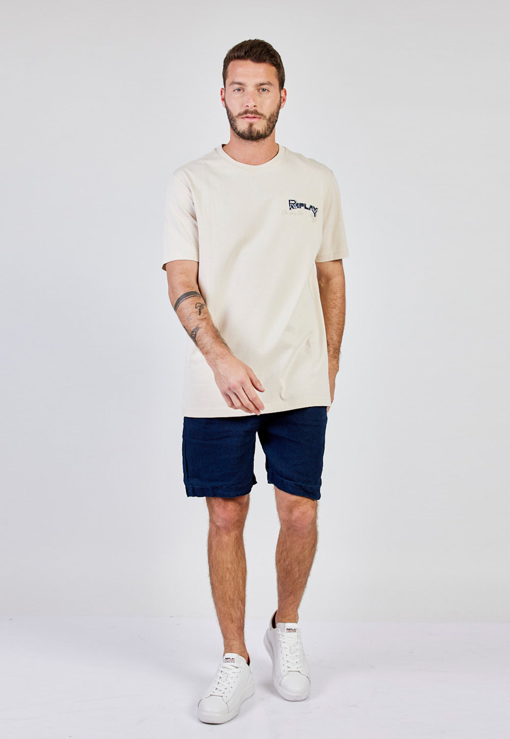 טי שירט קצרה לוגו בגב גברים