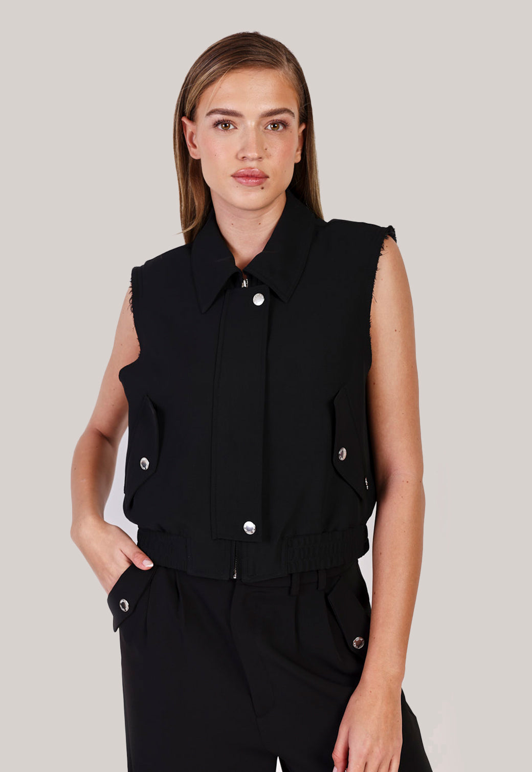 ווסט לנשים בצבע שחור