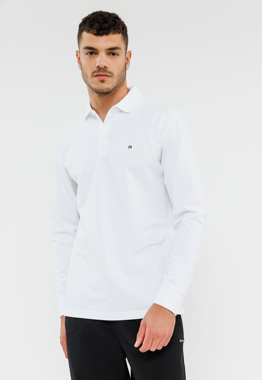 חולצת פולו פיקה בצבע לבן