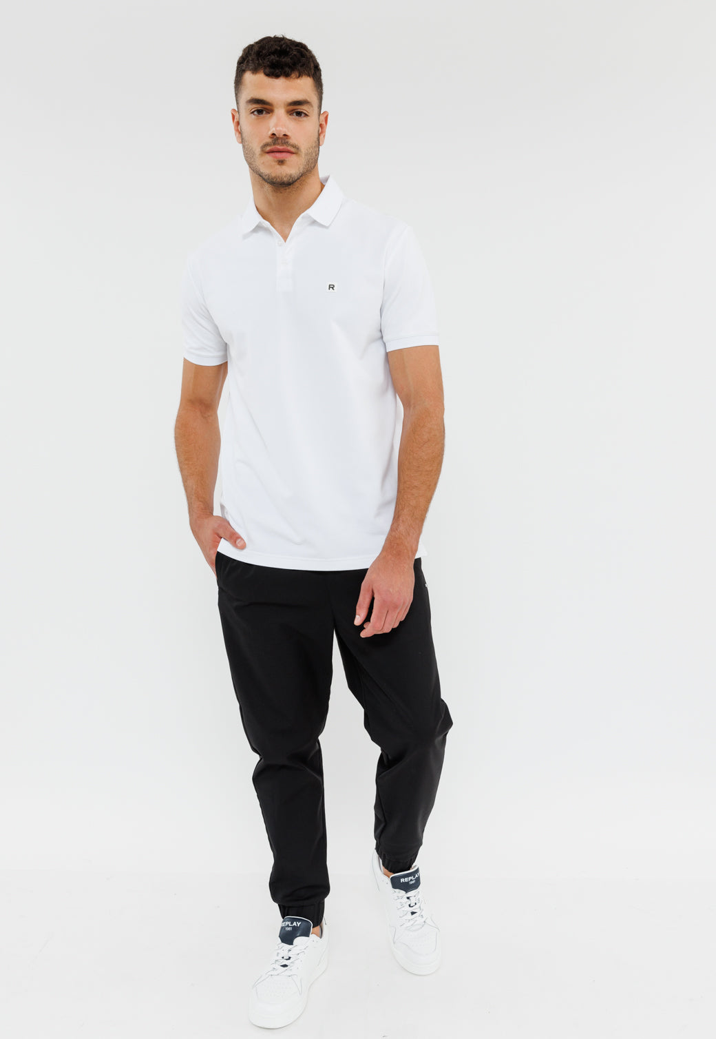 חולצת פולו קצרה מבד פיקה לגברים בצבע לבן