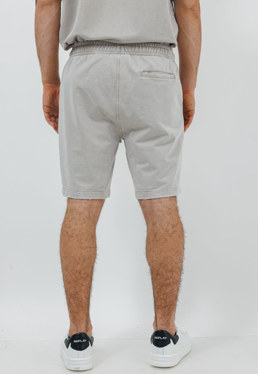 מכנסיים קצרים לגברים בצבע בז'