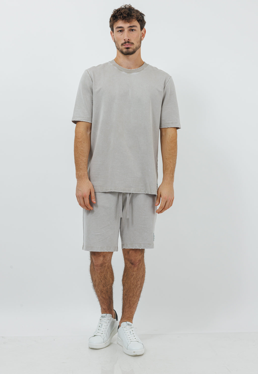 טי שירט אוברסייז לגברים בצבע בז׳