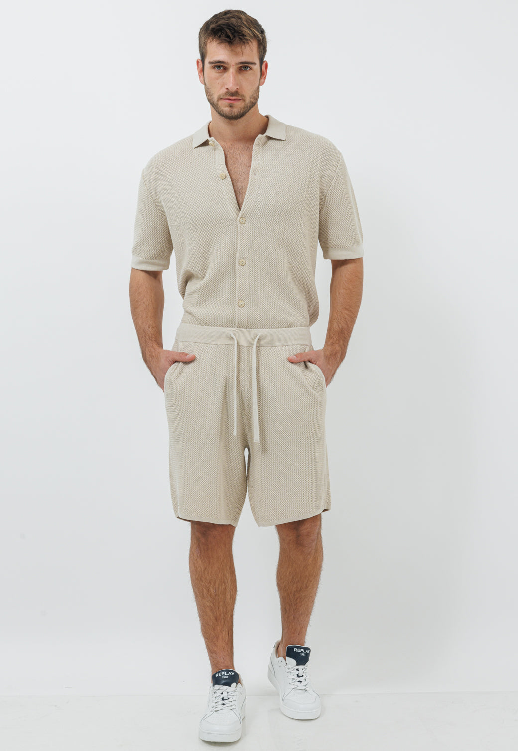 מכנסי סריג קצרים לגברים בצבע אבן