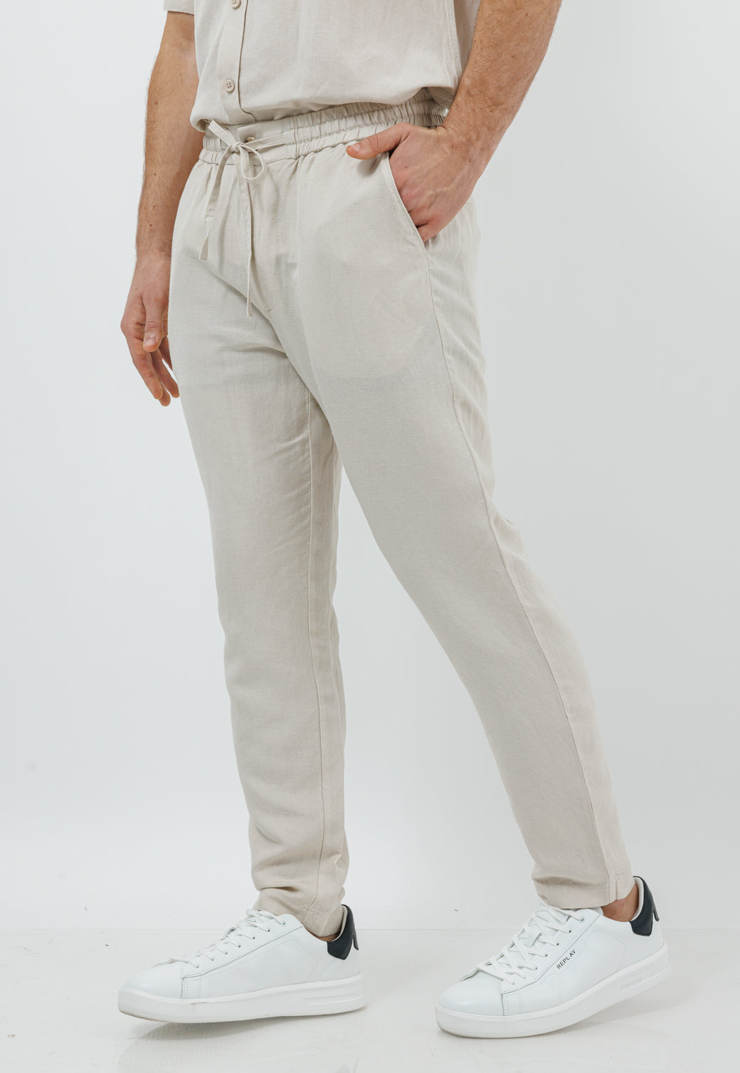 מכנס ארוך לגברים מבד פשתן בגוון בז'