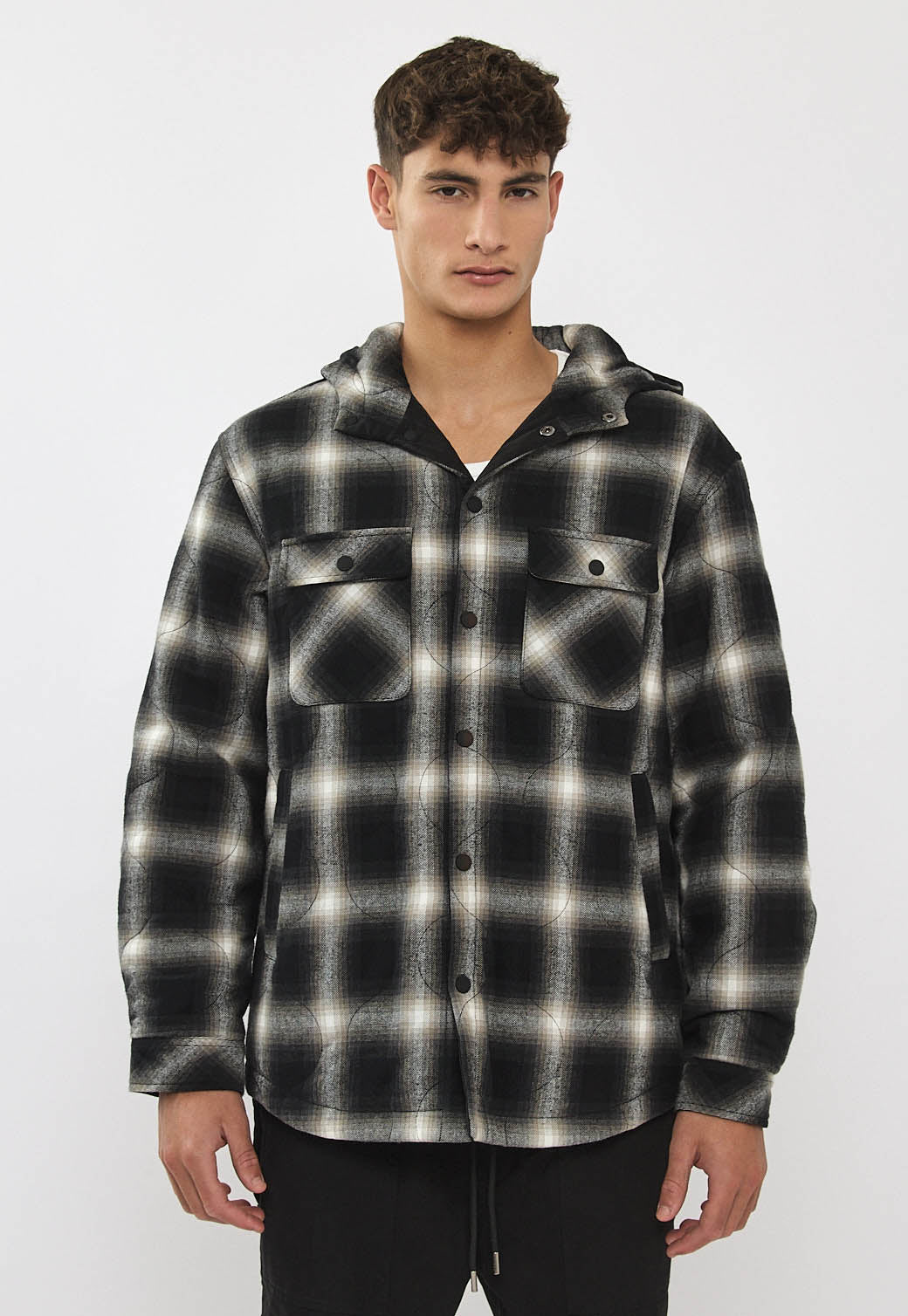 ג'קט דו-צדדית לגברים משובצת בצבע שחור ולבן עם קפוצ'ון