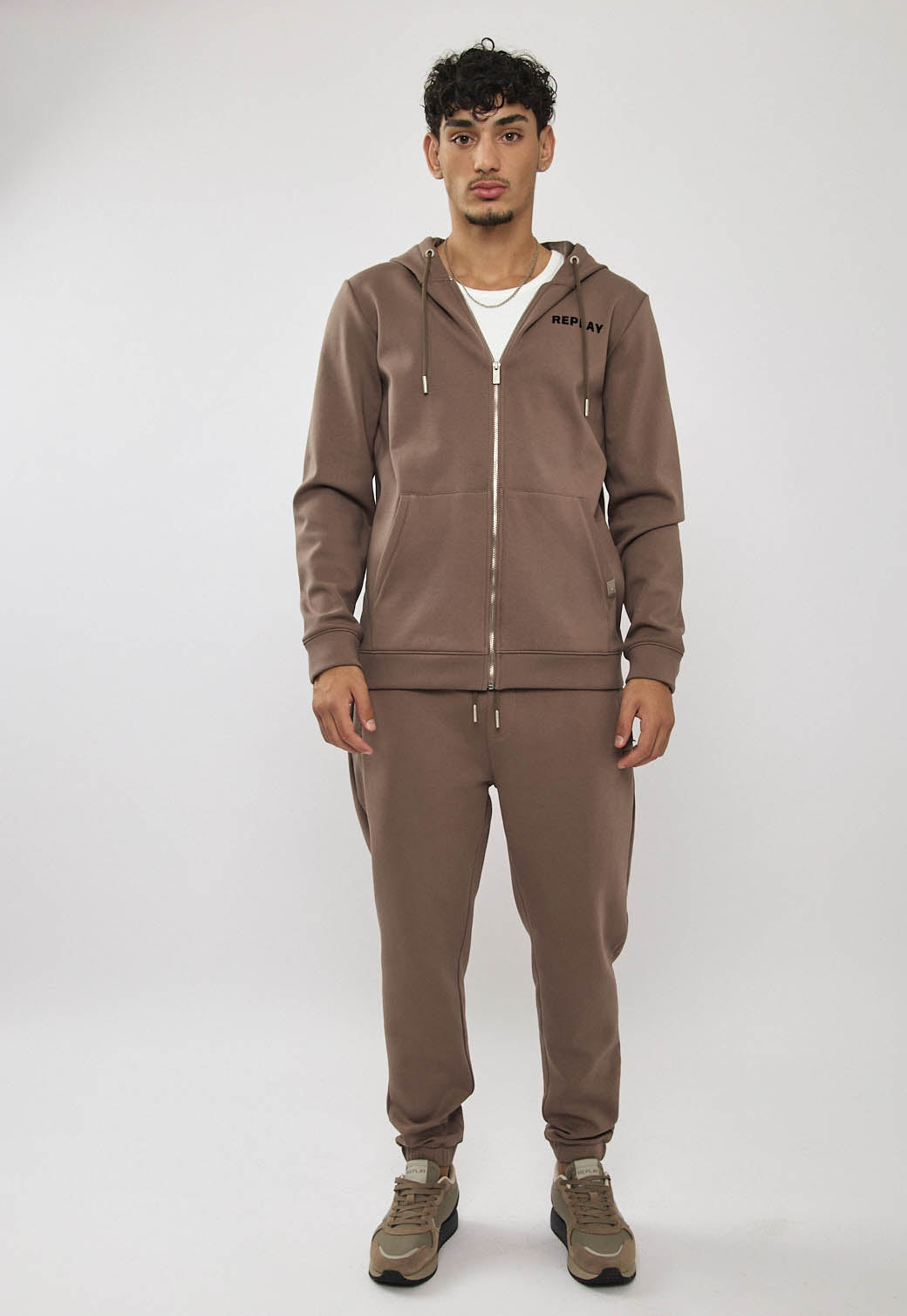 קפוצ'ון רוכסן לגברים בצבע קאמל עם הדפס 81 בגב