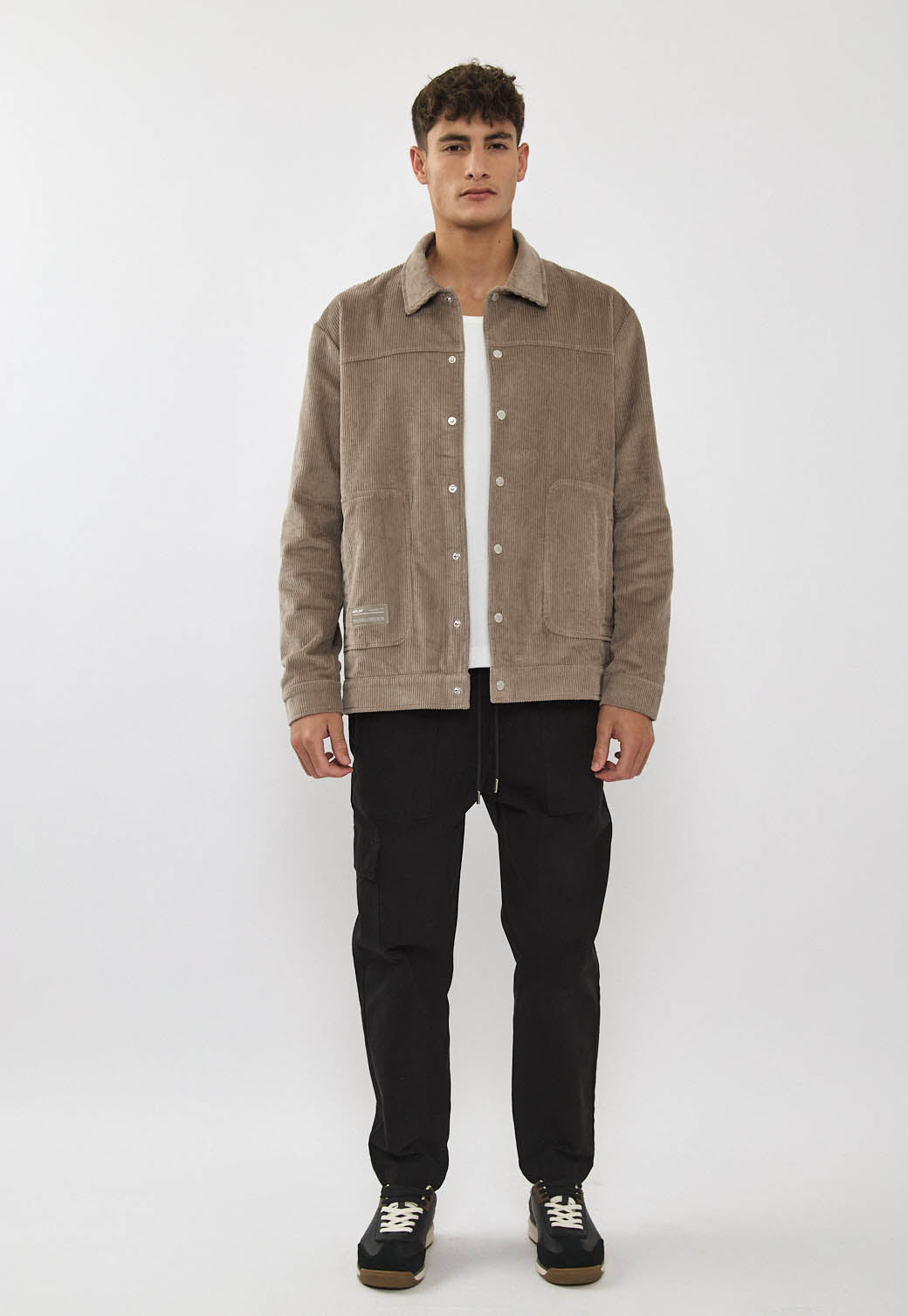 ג׳קט קורדרוי לגברים בצבע חום בהיר