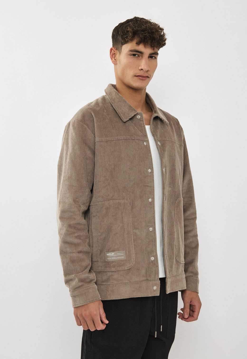 ג׳קט קורדרוי לגברים בצבע חום בהיר
