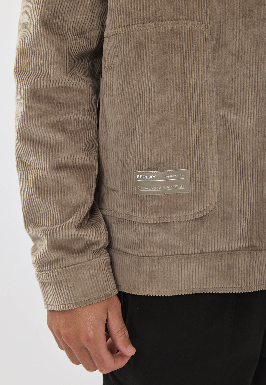 ג׳קט קורדרוי לגברים בצבע חום בהיר