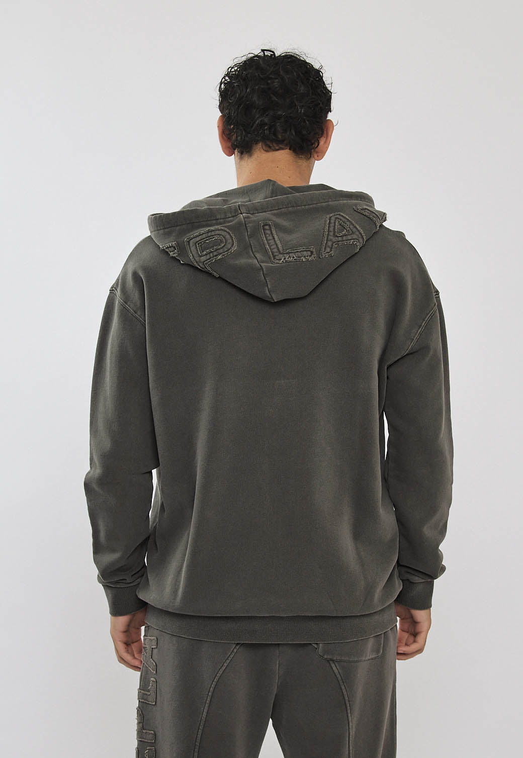 קפוצ’ון רוכסן לגברים בצבע אפור בהיר