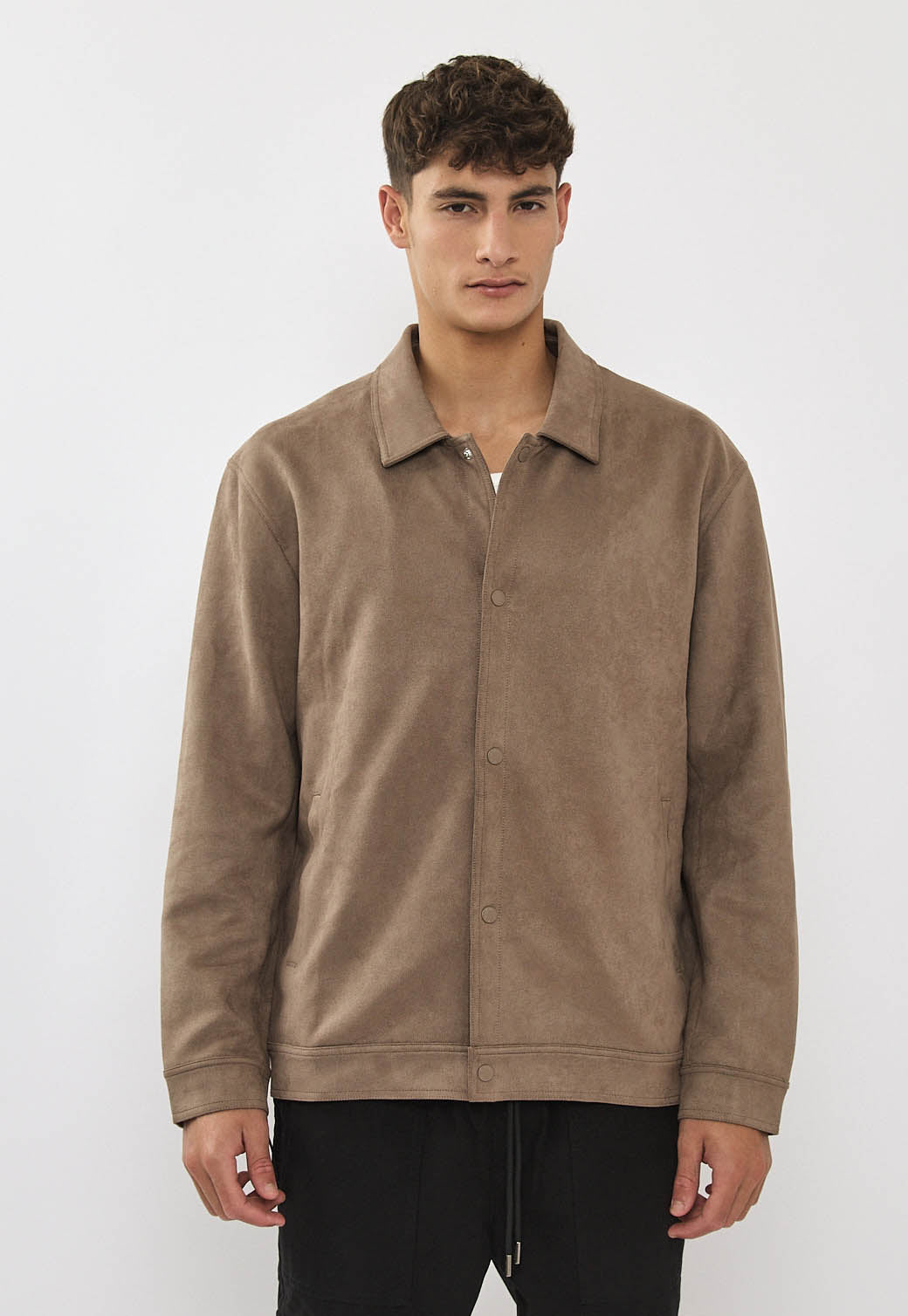 ג׳קט סוויד לגברים בצבע חום בהיר