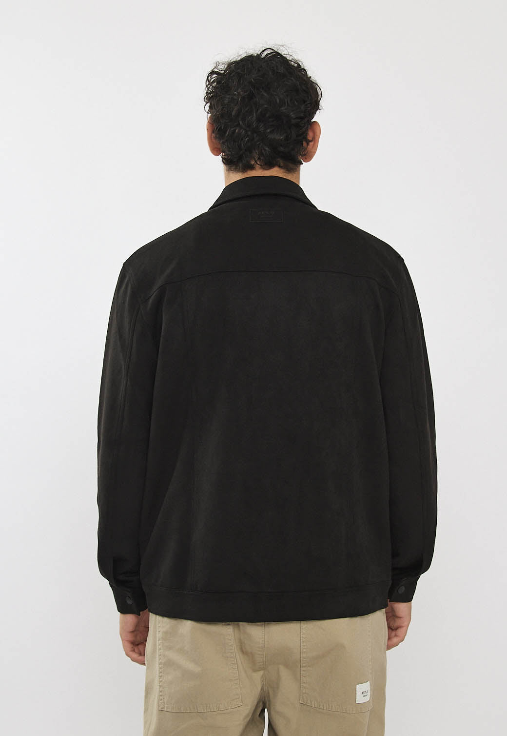 ג׳קט זמש לגברים בצבע שחור