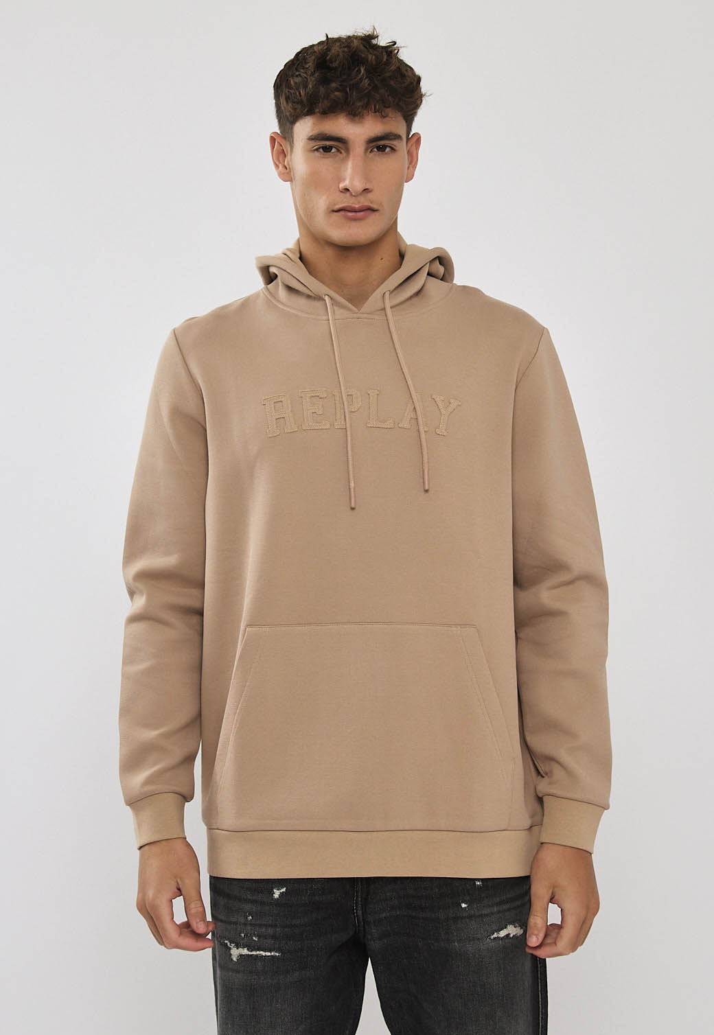 קפוצ'ון לגברים בצבע קאמל עם לוגו