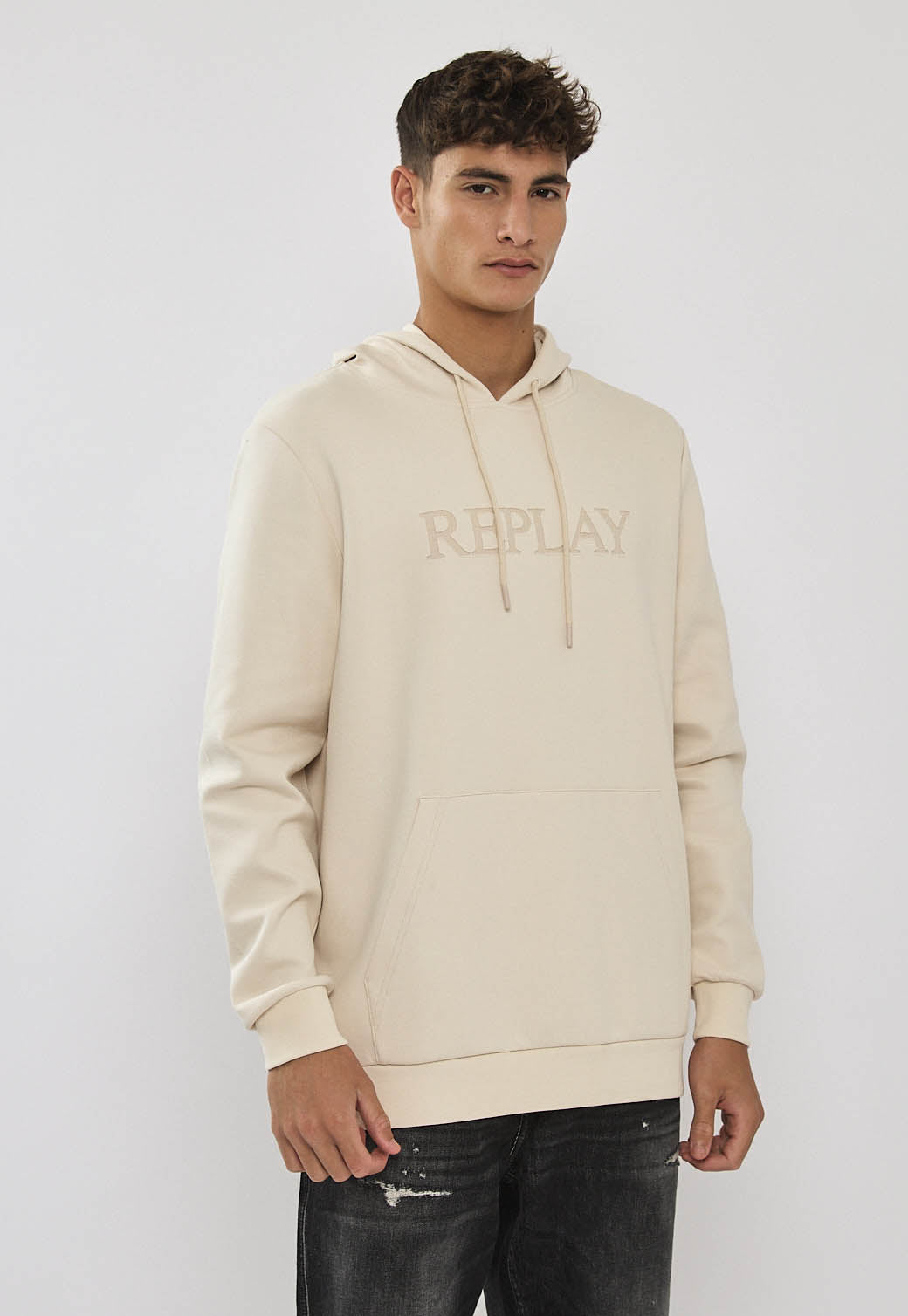 קפוצ’ון לגברים בצבע בז' עם לוגו