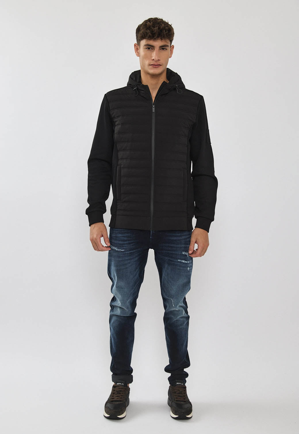 ג'קט לגברים עם רוכסן בצבע שחור