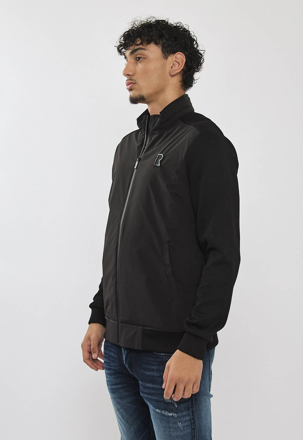 ג'קט לגברים עם רוכסן בצבע שחור