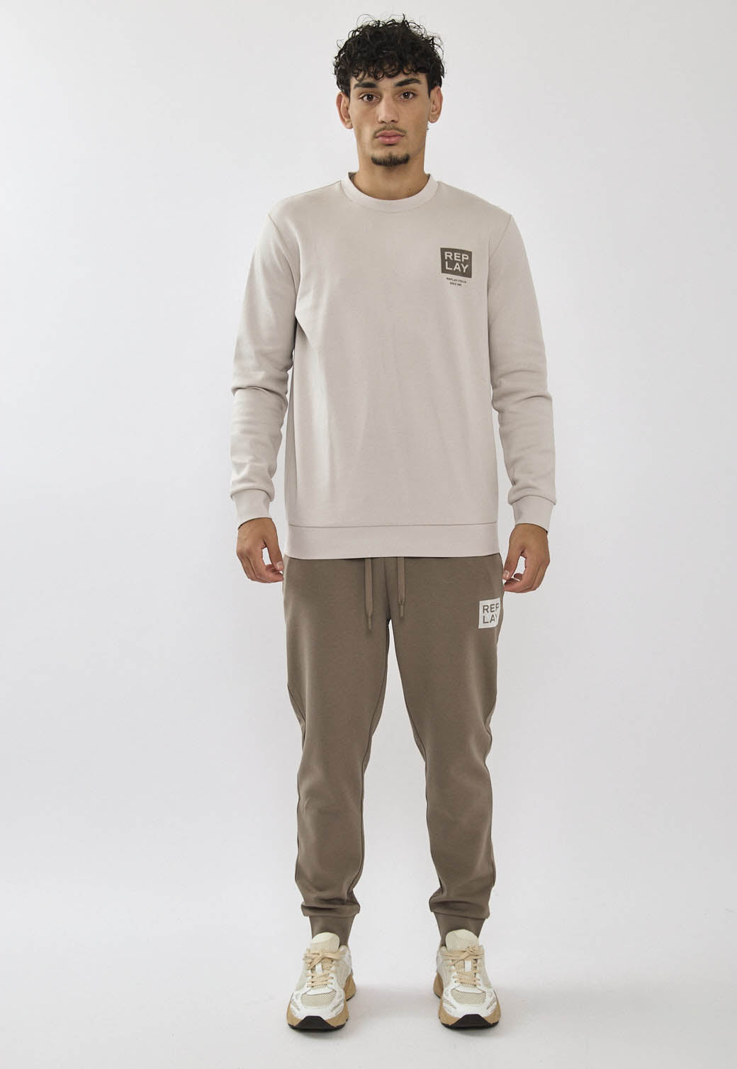 חליפת טרנינג לגברים בצבע בז׳