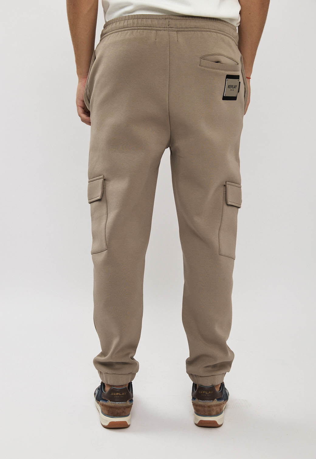 מכנסי ג'וגר לגברים בצבע חום בהיר