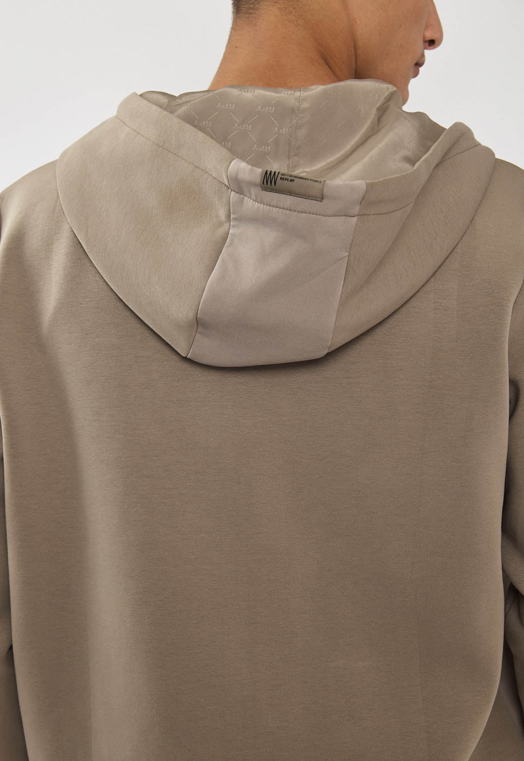 קפוצ׳ון רוכסן לגברים בצבע חום בהיר