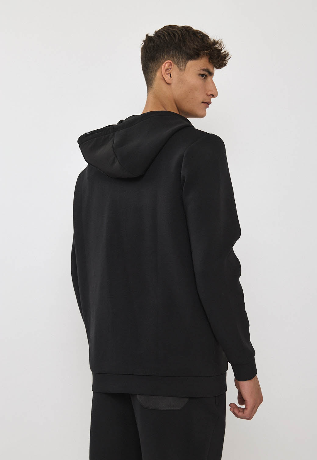 קפוצ’ון לגברים עם רוכסן בצבע שחור