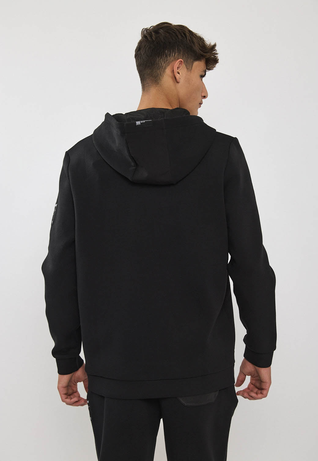 קפוצ’ון לגברים עם רוכסן בצבע שחור