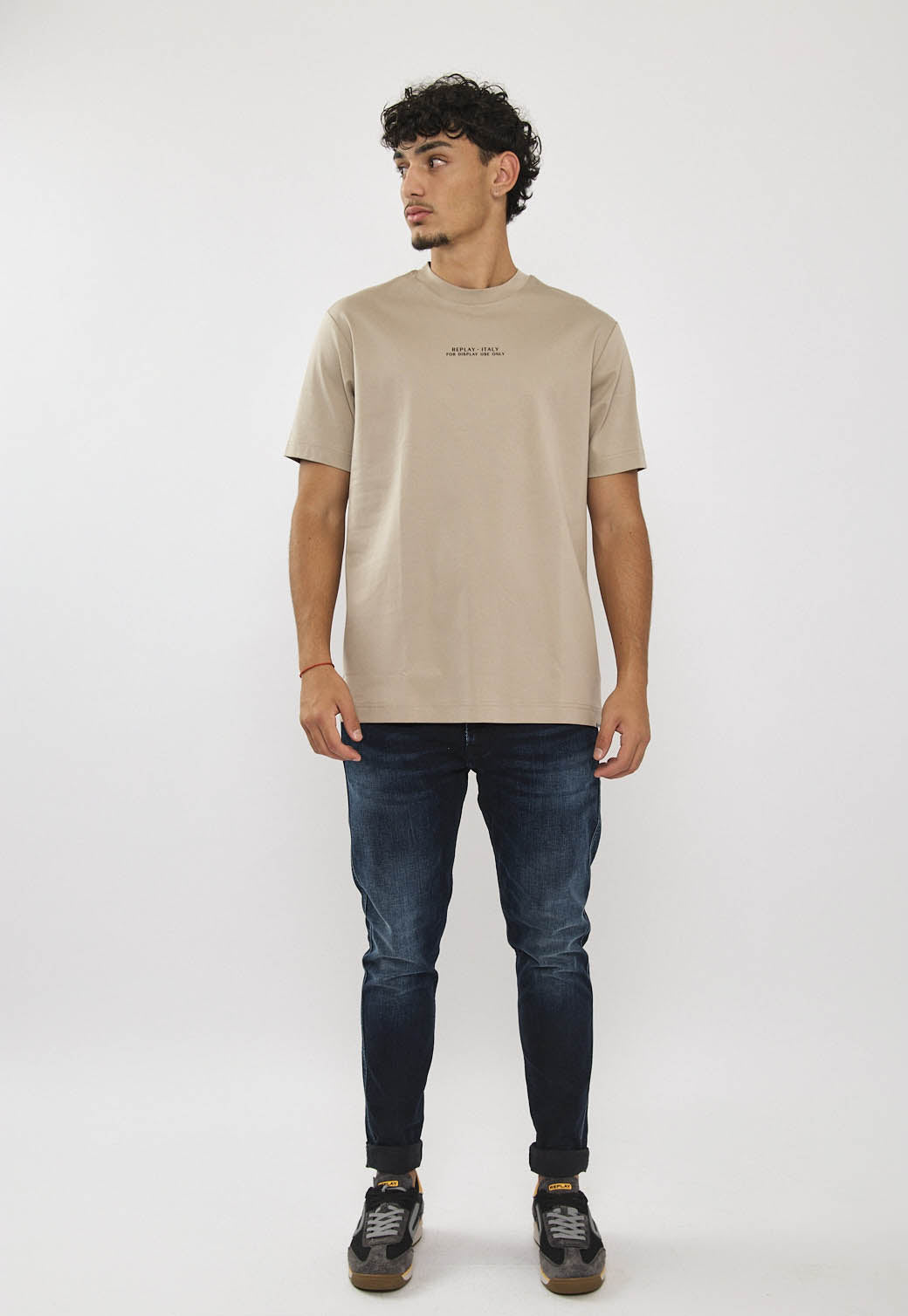 טי-שירט לגברים בצבע חול עם הדפס לוגו