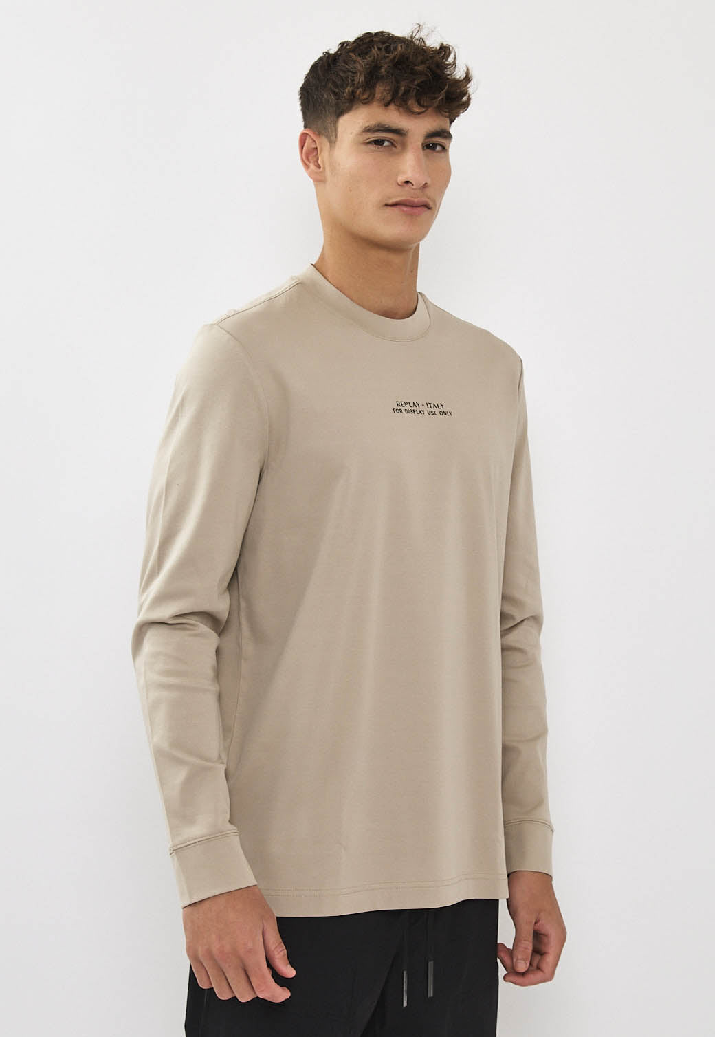 טי-שירט שרוול ארוך לגברים בצבע חול