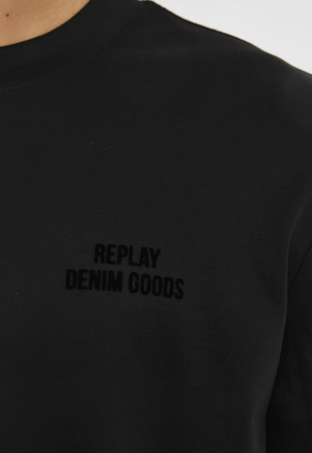 חולצה ארוכה לגברים בצבע שחור