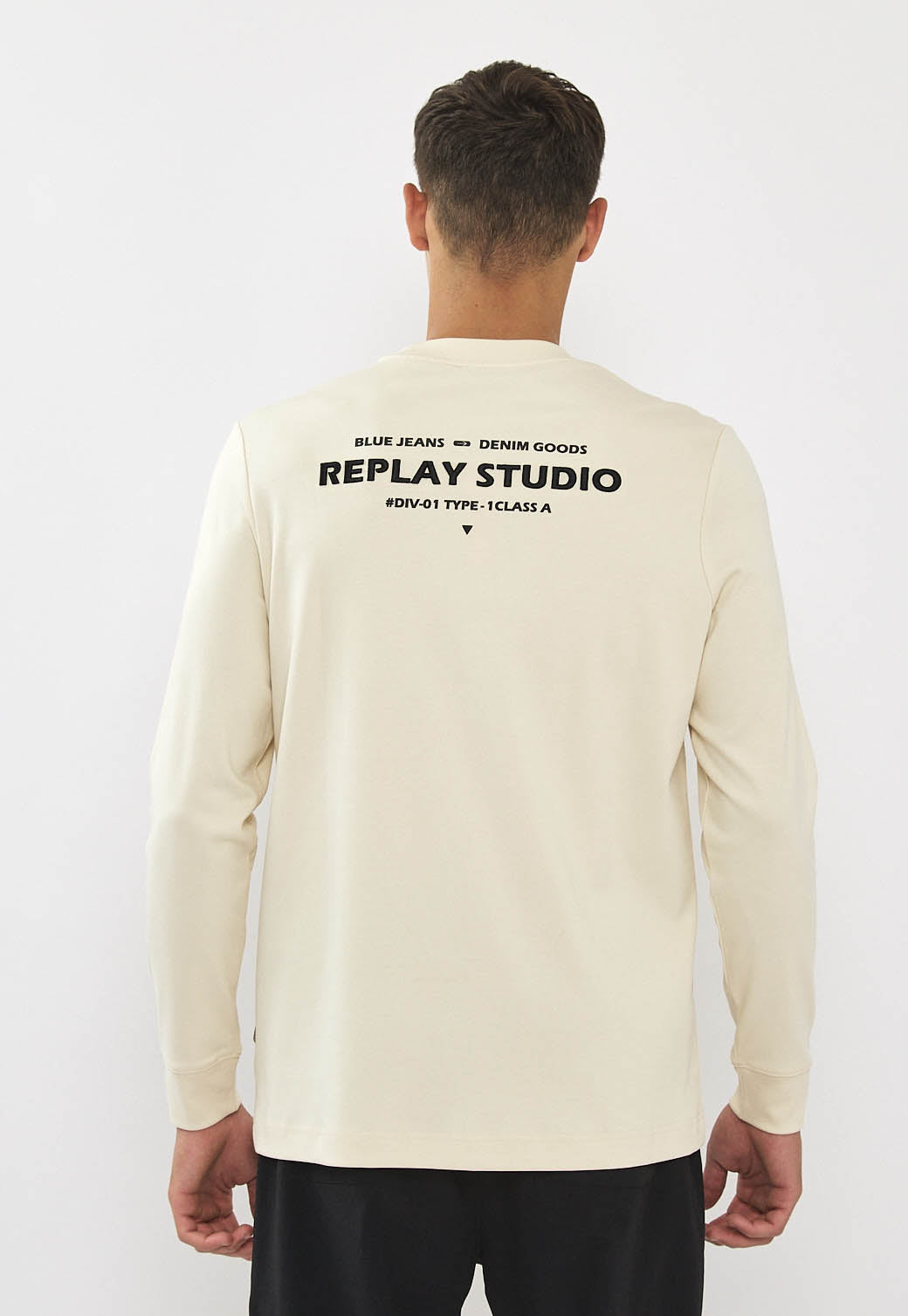 חולצה ארוכה לגברים בצבע שמנת עם הדפס בגב