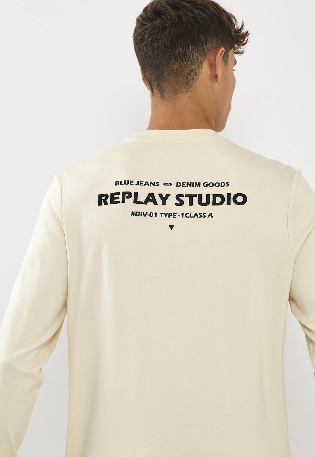 חולצה ארוכה לגברים בצבע שמנת עם הדפס בגב