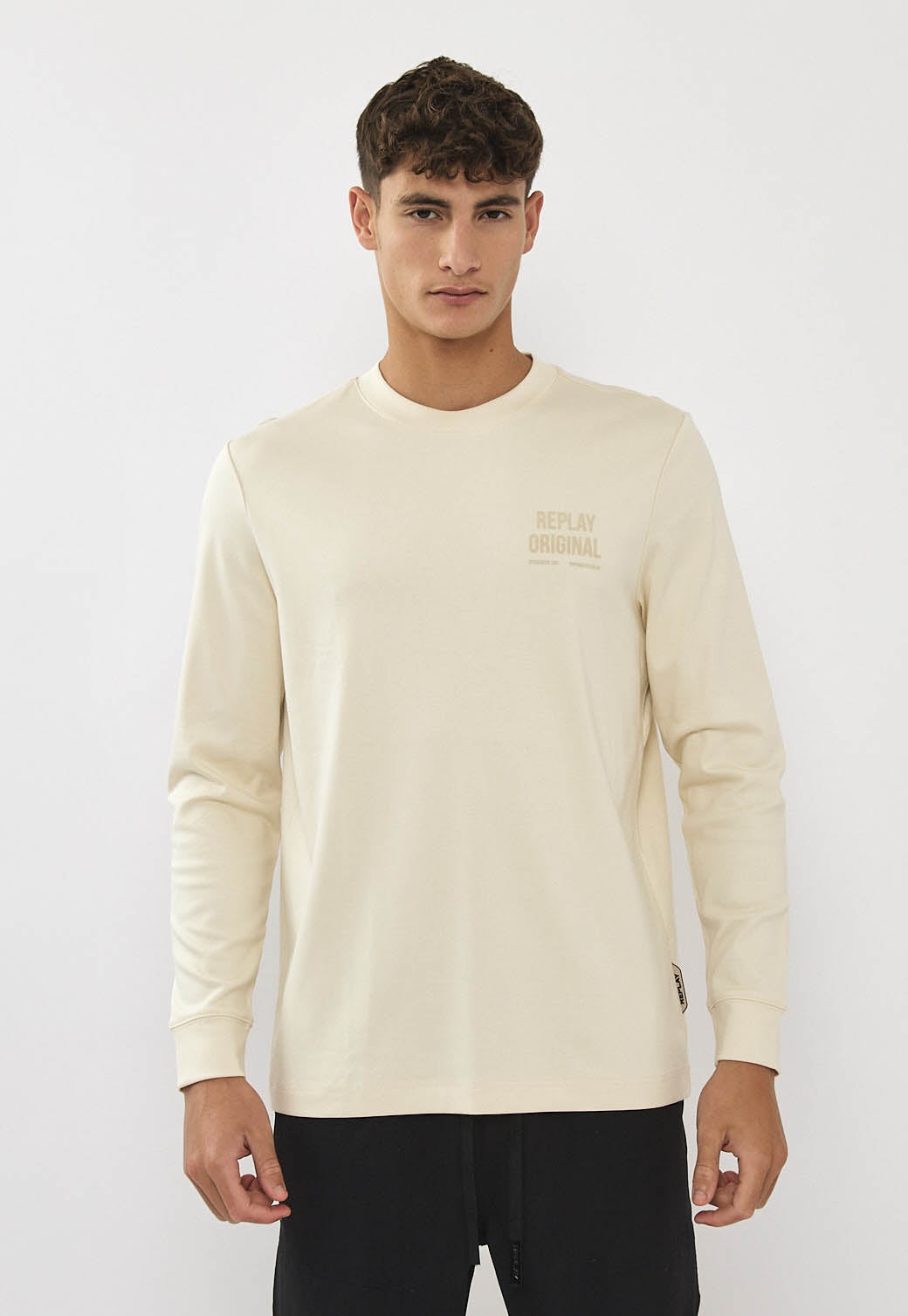 טי-שירט שרוול ארוך לגברים בצבע אבן עם הדפס