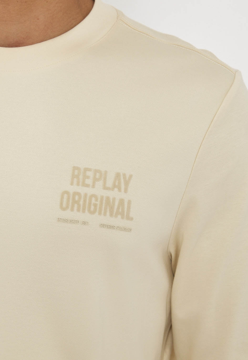 טי-שירט שרוול ארוך לגברים בצבע אבן עם הדפס