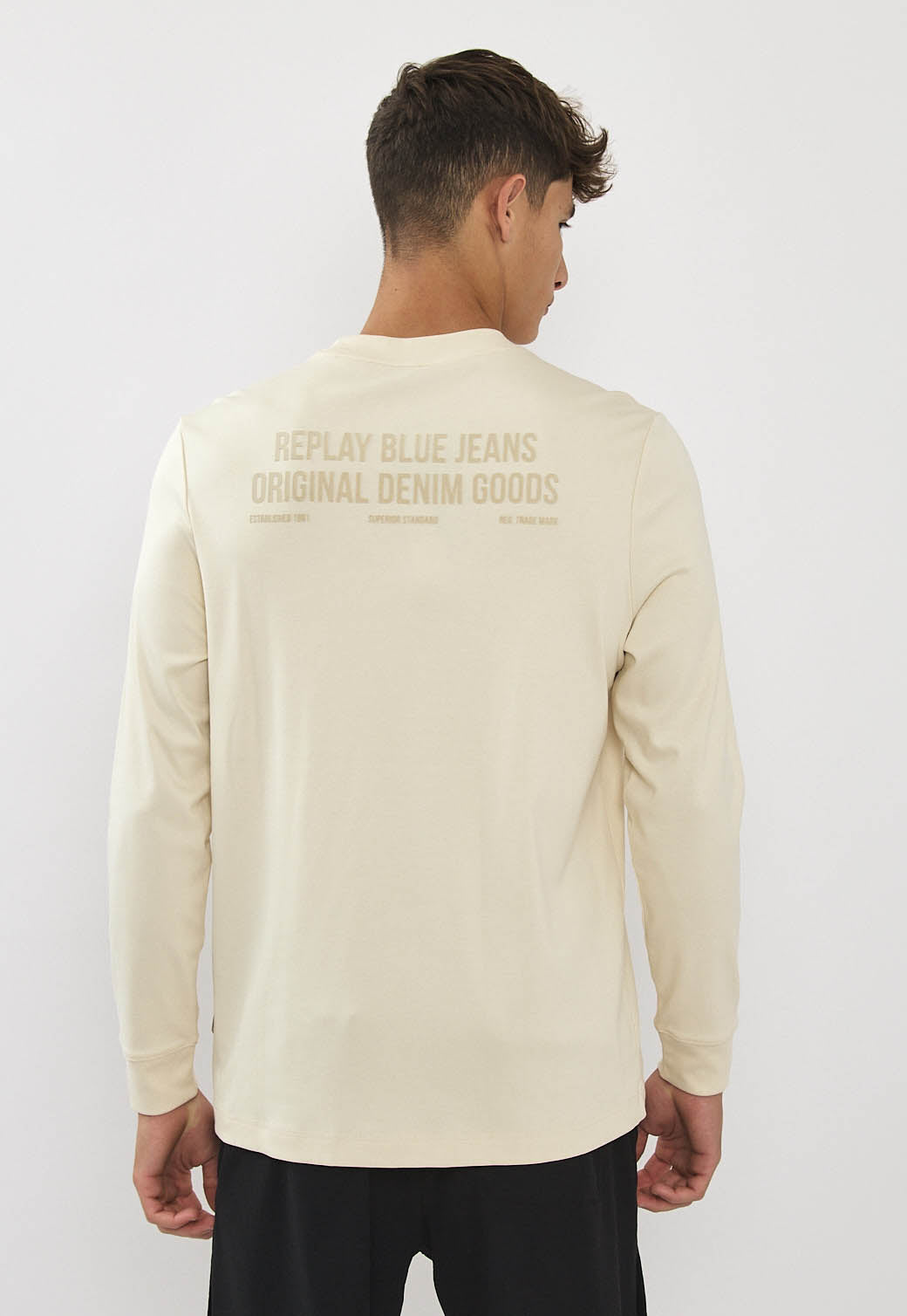 טי-שירט שרוול ארוך לגברים בצבע אבן עם הדפס