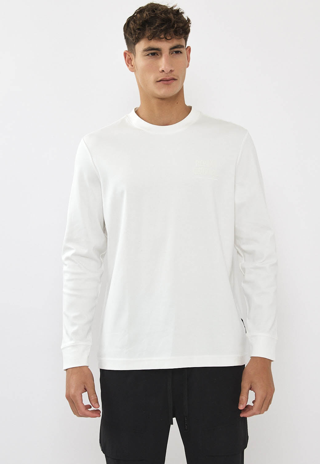טי-שירט שרוול ארוך לגברים בצבע לבן