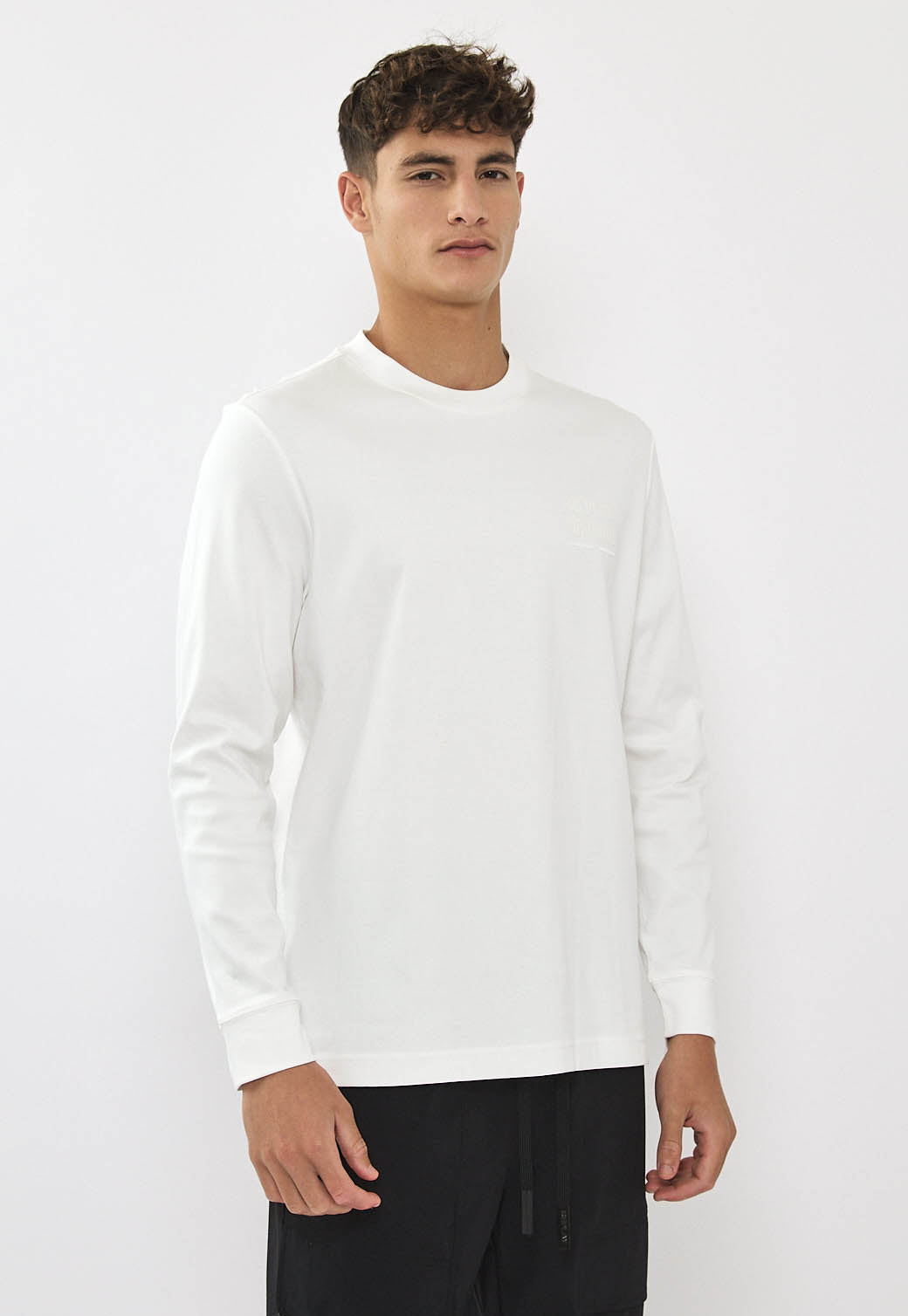 טי-שירט שרוול ארוך לגברים בצבע לבן