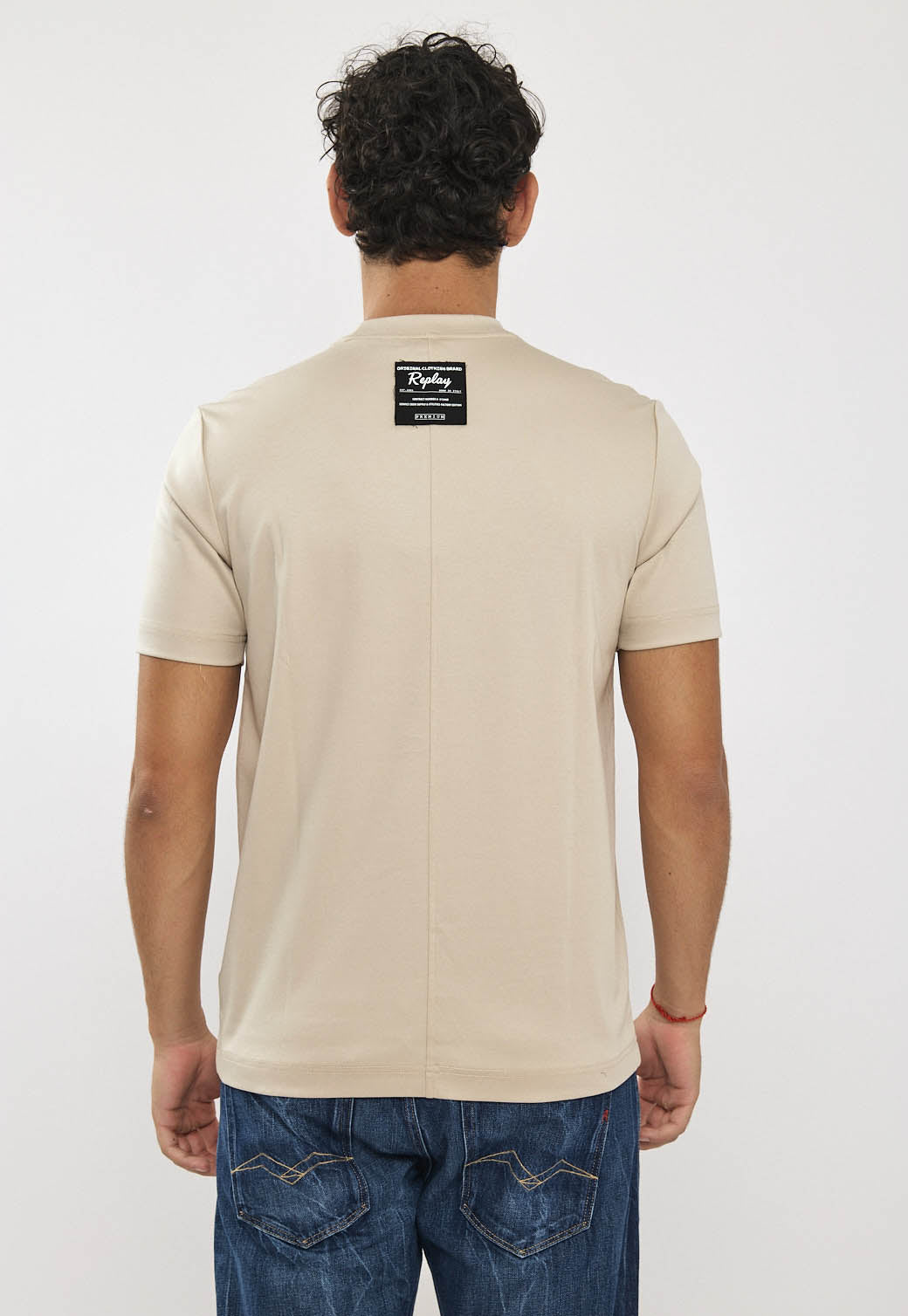 טי-שירט לגברים בצבע בז׳ בהיר