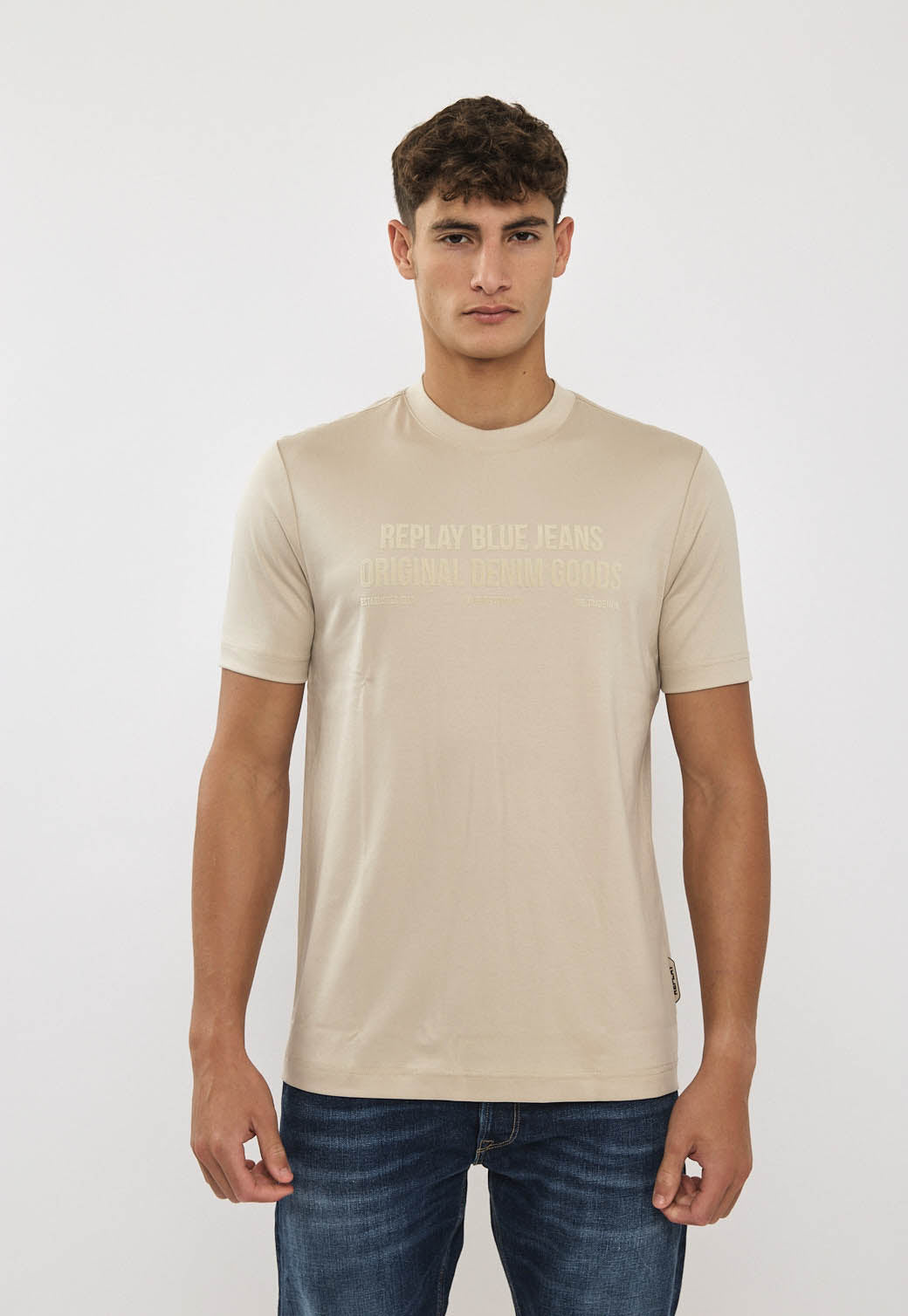 טי-שירט לגברים בצבע בז' עם הדפס קדמי