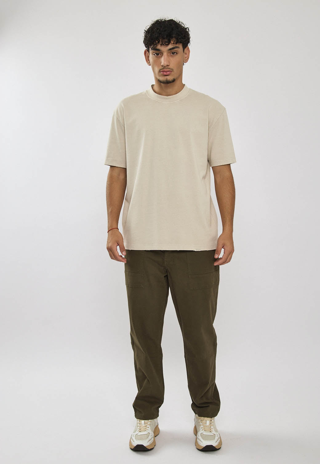 טי-שירט לגברים בצבע אבן