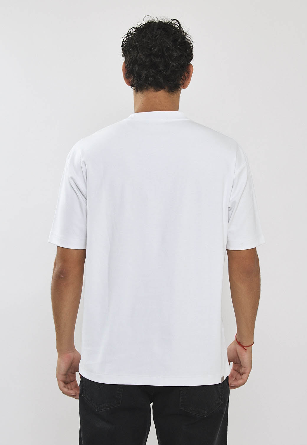 טי-שירט אוברסייז לגברים בצבע לבן עם הדפס