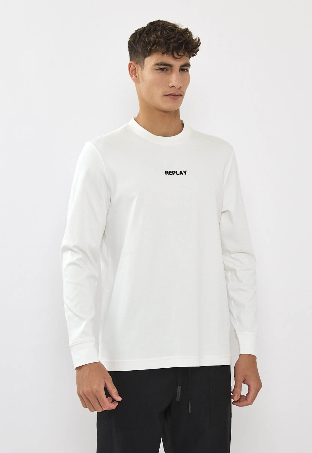 טי שירט לגברים עם שרוול ארוך בצבע לבן