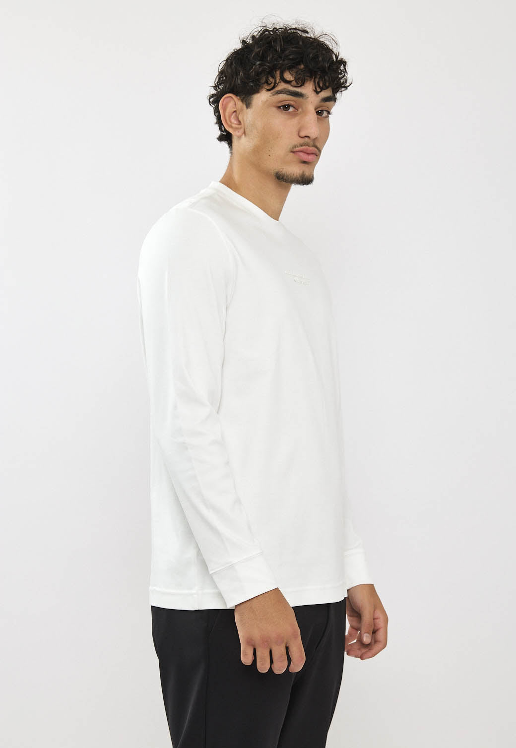 טי-שירט ארוכה לגברים בצבע לבן שלג