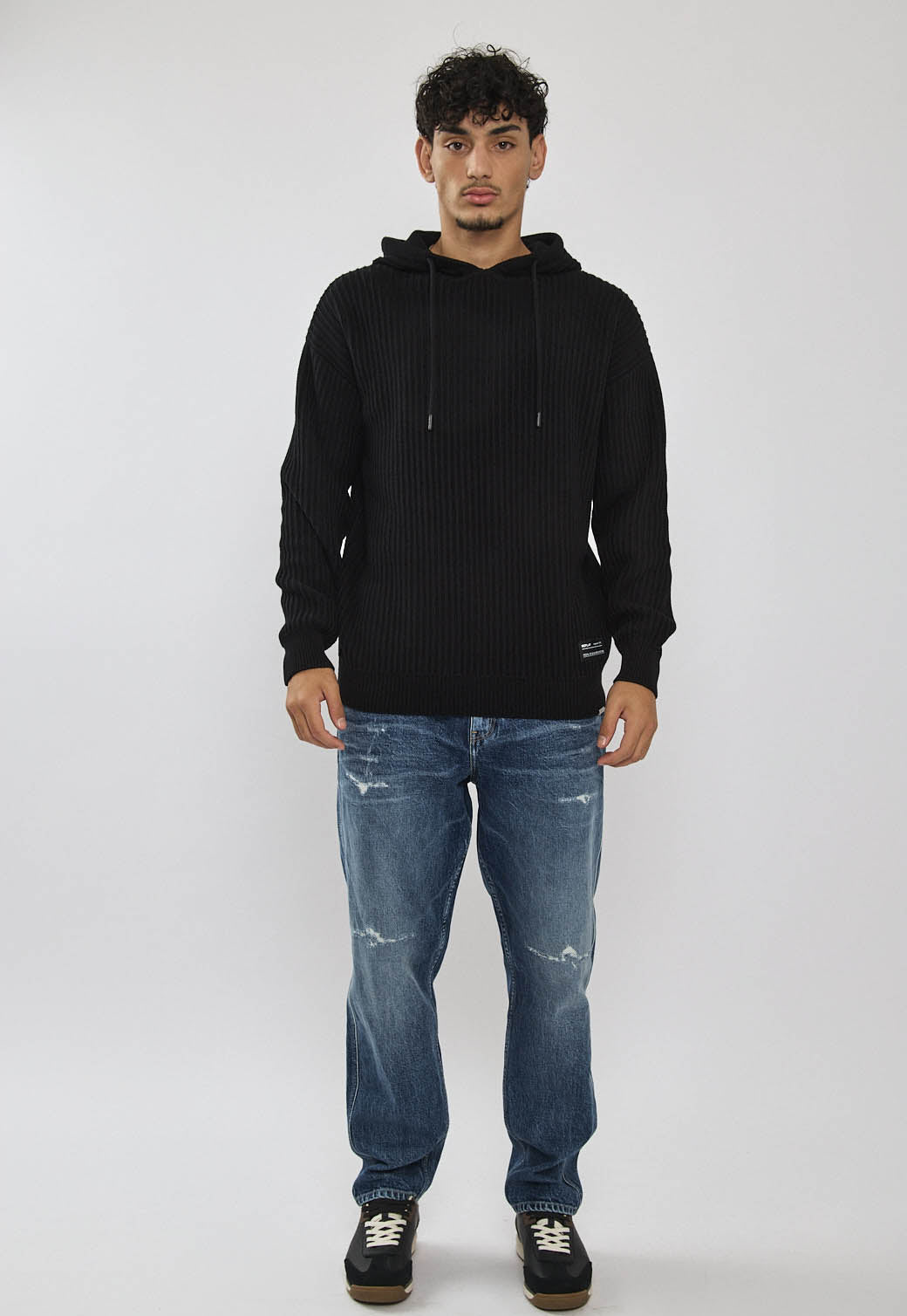 קפוצ'ון סריג לגברים בצבע שחור