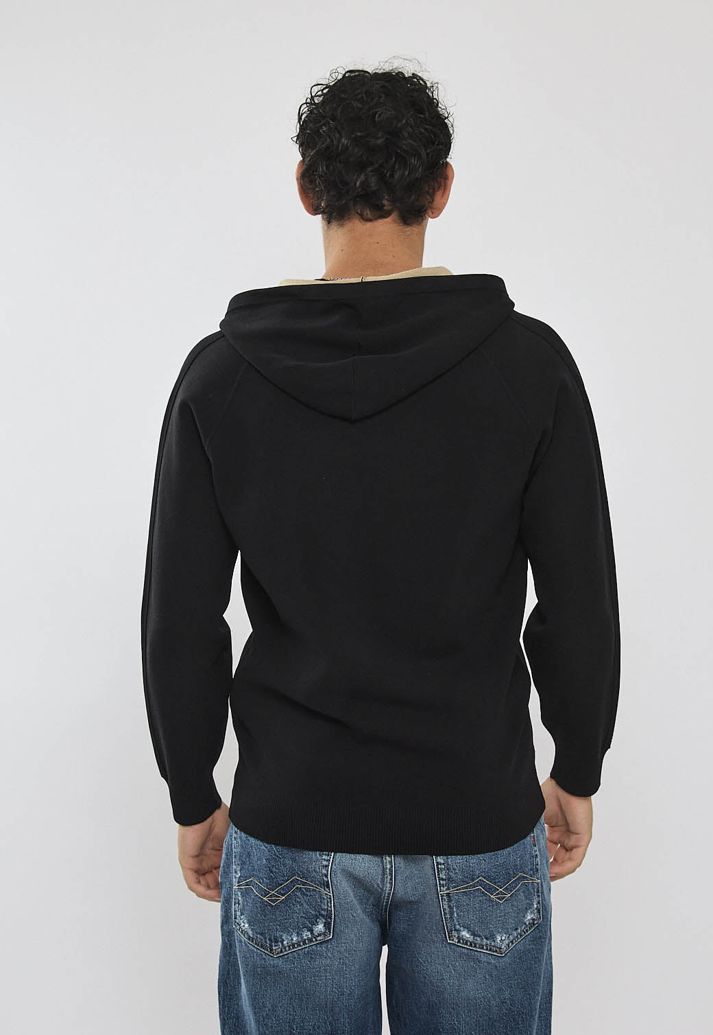 קפוצ'ון סרוג לגברים בצבע שחור עם רוכסן קדמי